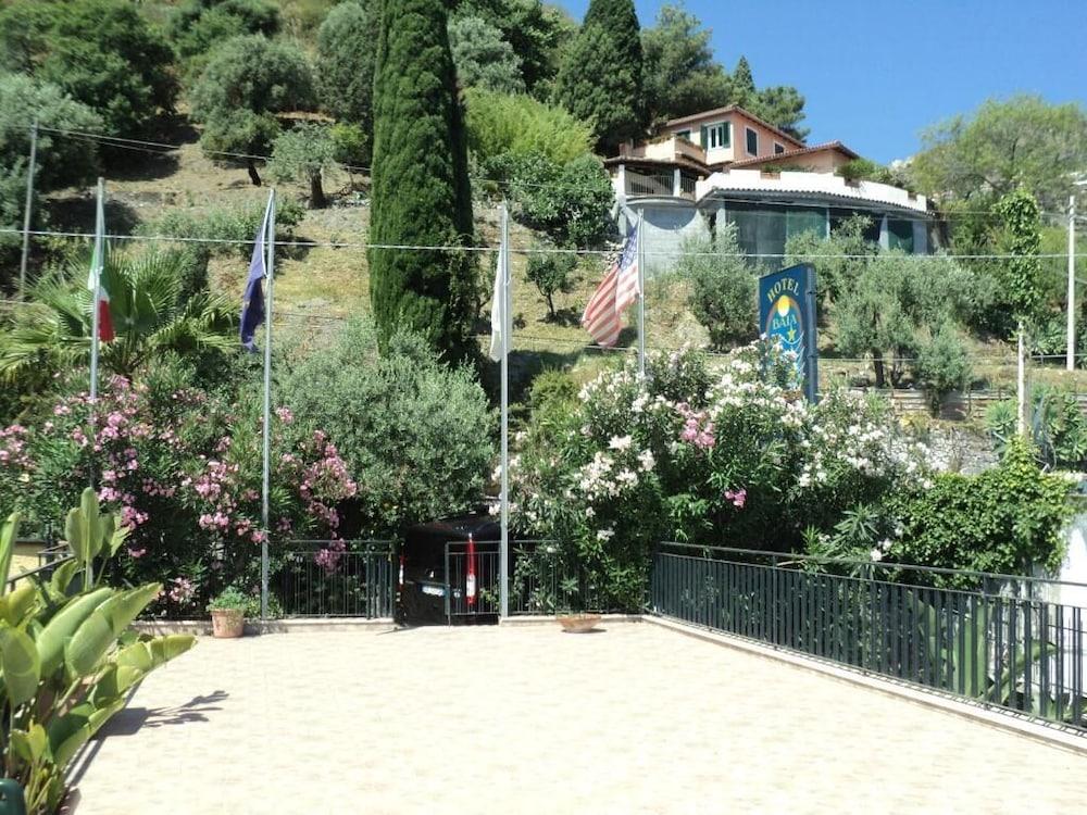 Baia Delle Sirene Hotel 3*