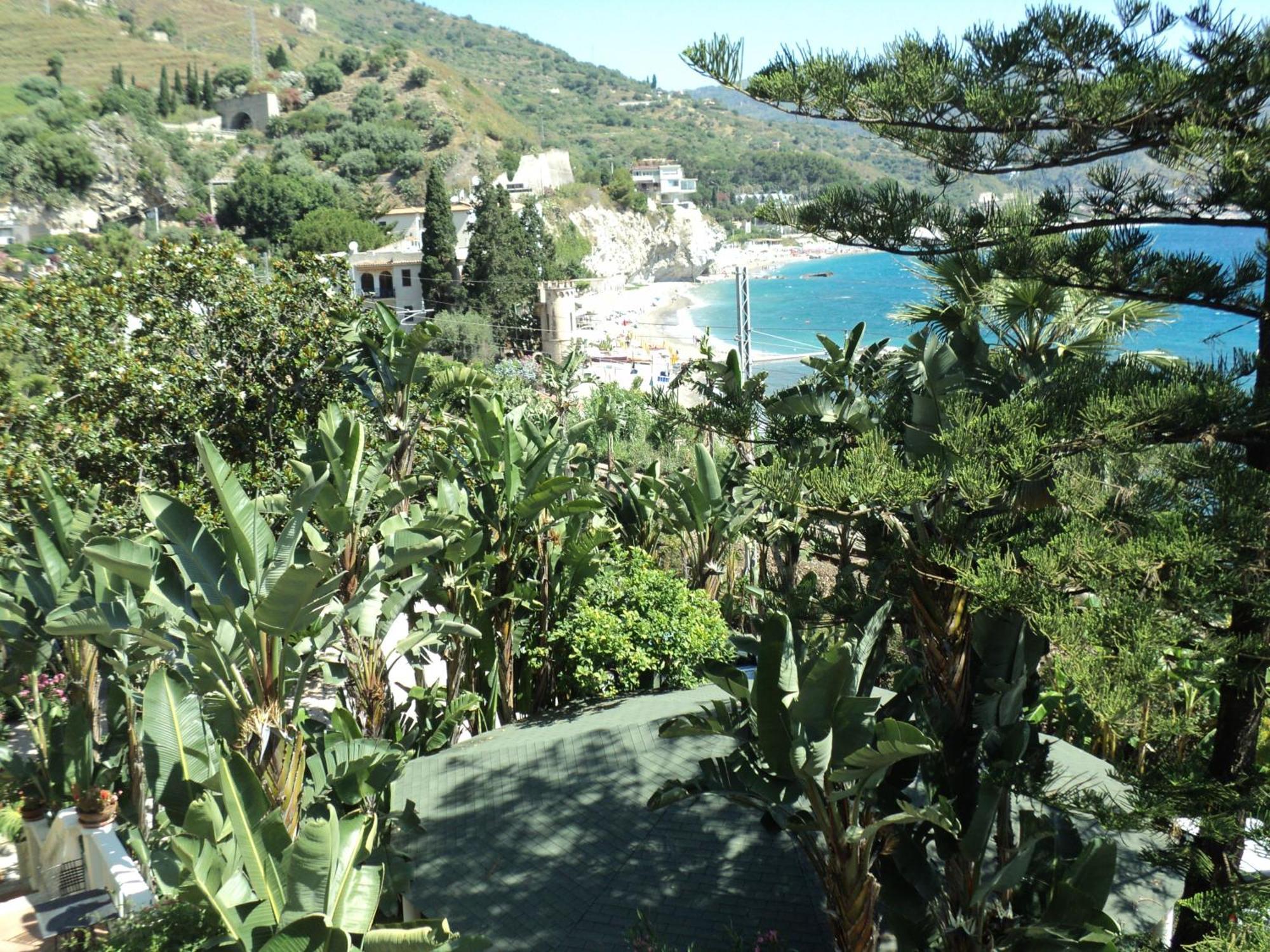 Hotel Baia Delle Sirene 3*